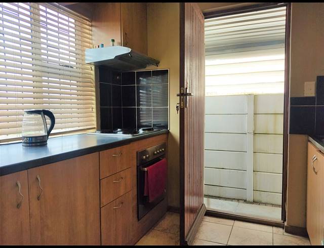 2 BEDROOM HOUSE FOR SALE IN STRANDFONTEIN